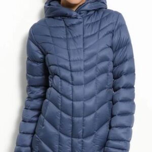 Patagonia Women's Blue Hooded Puffer Jacket